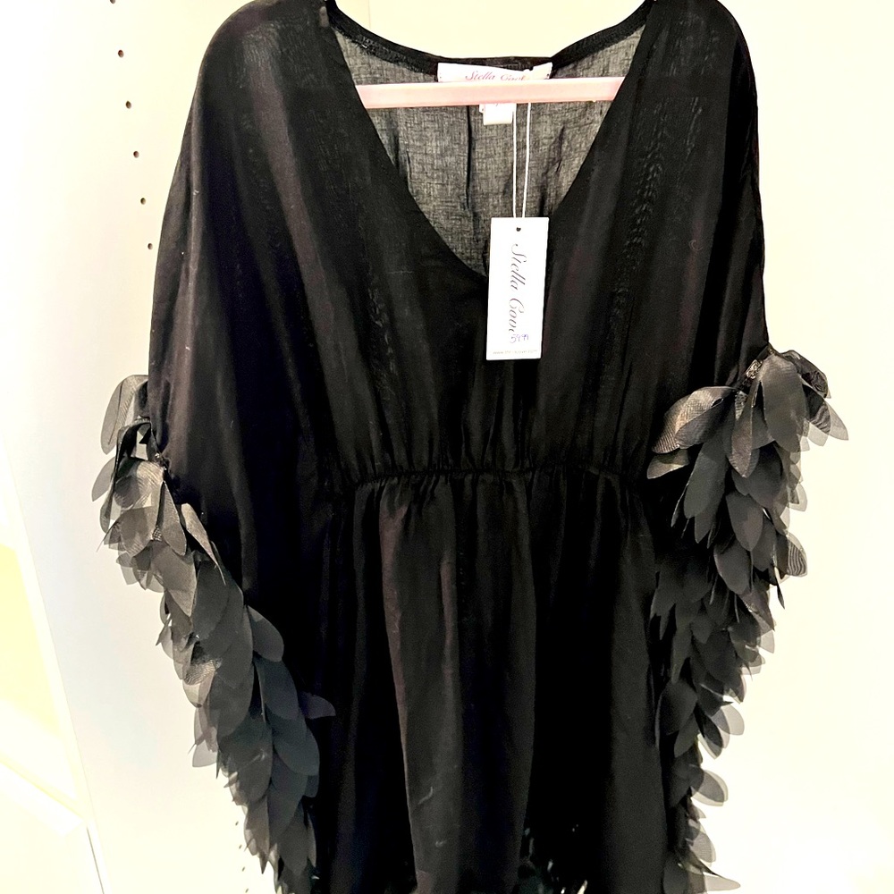 Stunning Stella Cove Girls Cover Up.